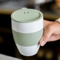 KOZIOL Campingservies|Aroma to go 2.0 thermosbeker 400 ml groen